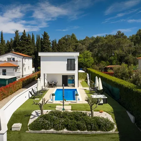 Villa Maria *