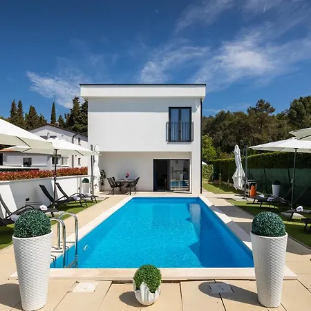 Villa Maria *